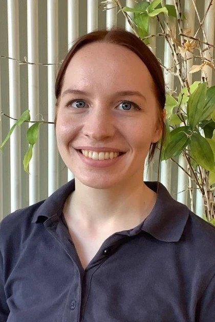 Yasmin Scheu, Physiotherapeutin